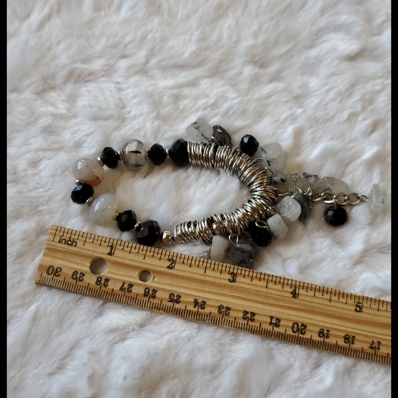 KOHL'S Silver tone stretchy bracelet loaded with beads gemstones and findings - Picture 7 of 7
